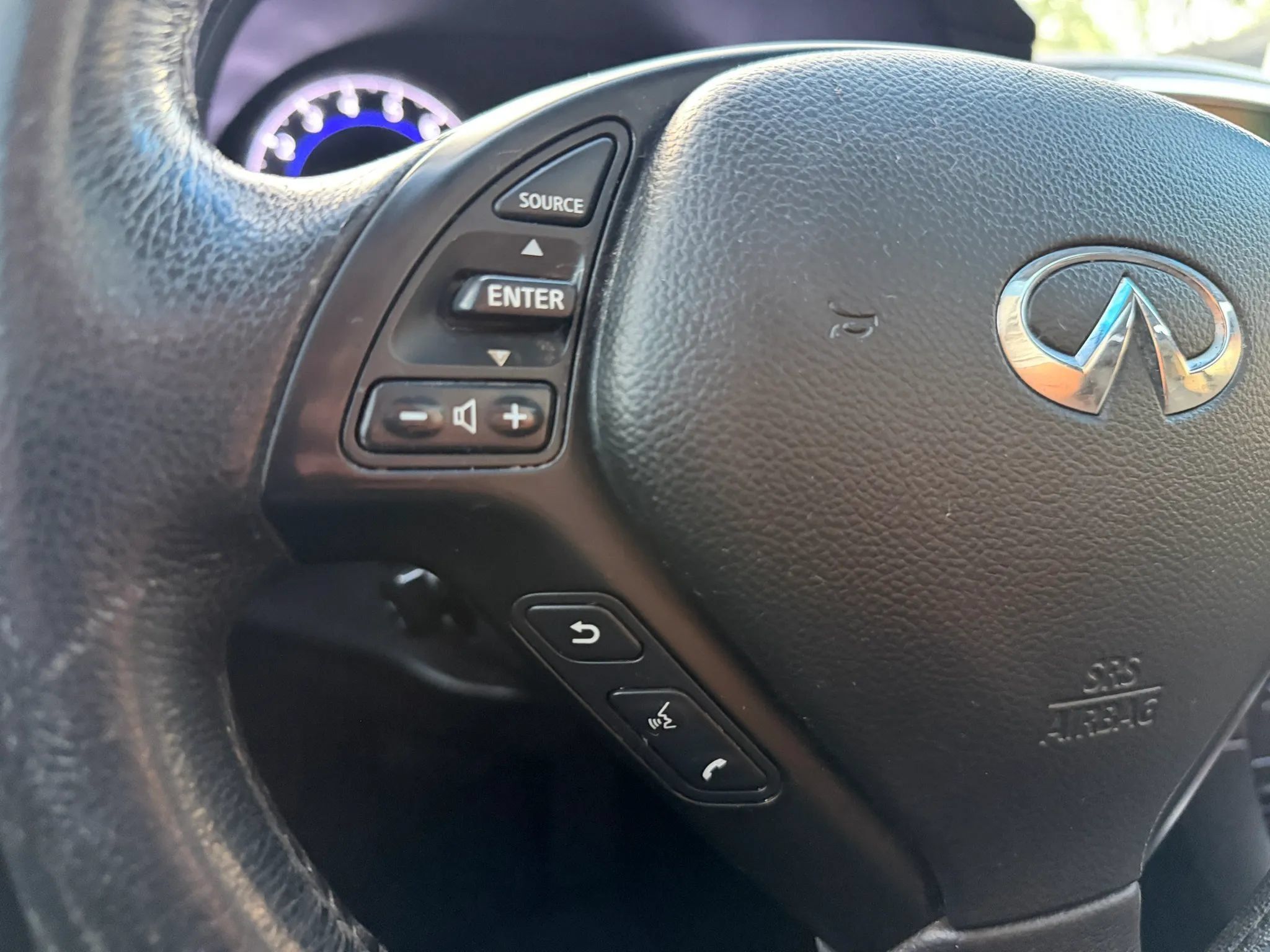 Used 2012 INFINITI G37 x Sedan w/ Premium Pkg AWD/4WD image 33