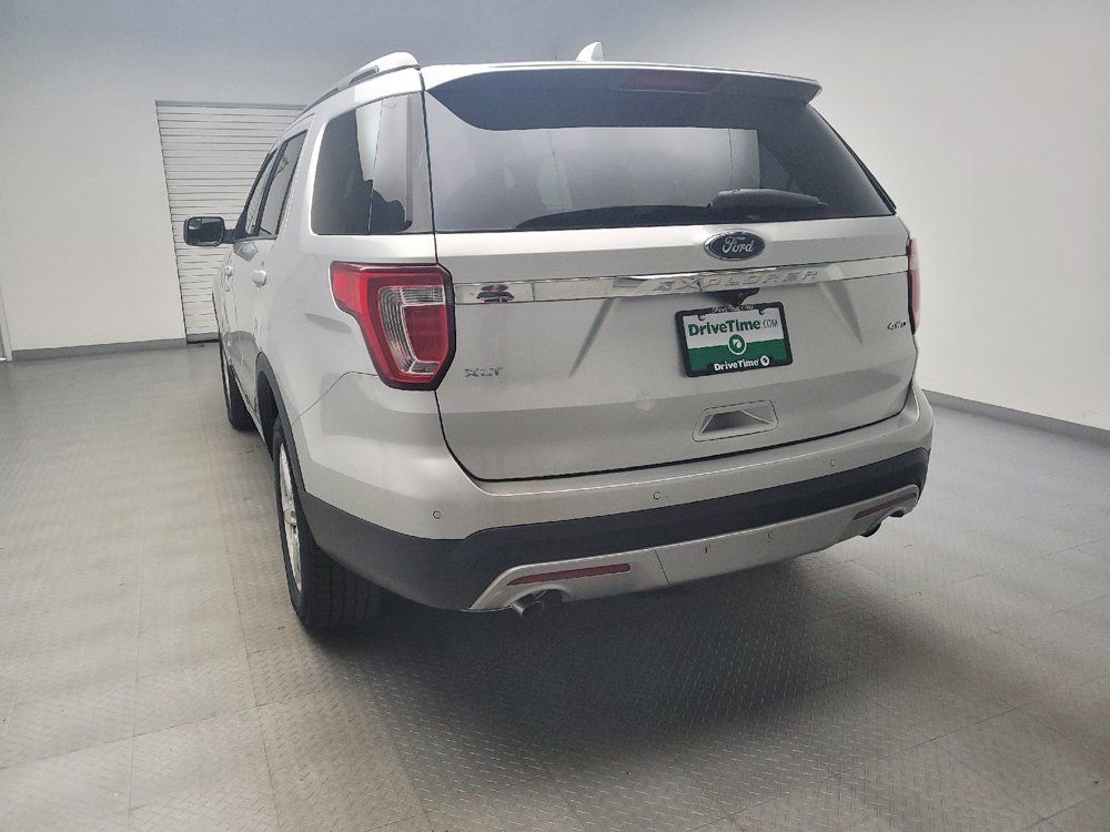 Used 2017 Ford Explorer XLT AWD/4WD image 6