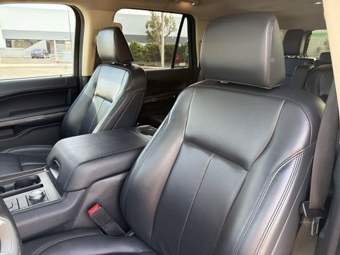 Used 2024 Ford Expedition Max XLT image 26