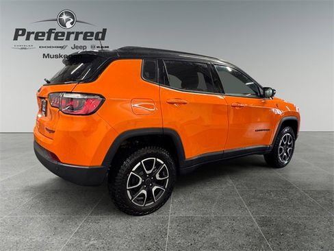 New 2026 Jeep Compass Trailhawk image 17