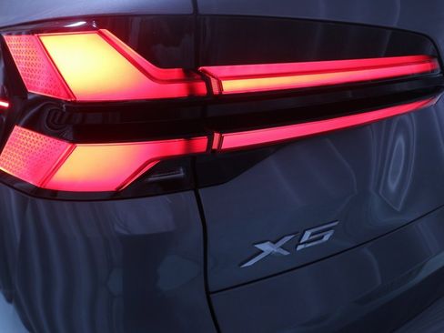 Certified 2024 BMW X5 xDrive40i w/ M Sport Package image 8