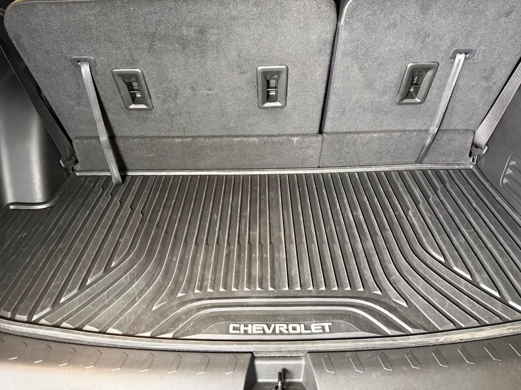 Used 2023 Chevrolet Traverse Premier AWD/4WD image 23