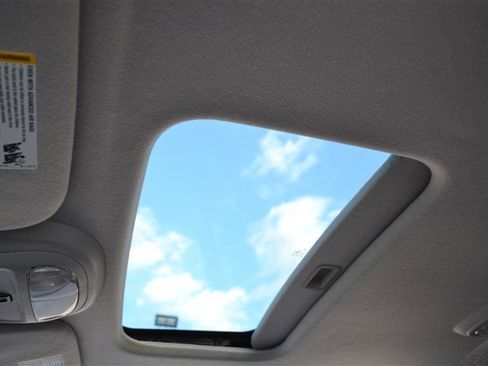 Used 2007 GMC Envoy SLE image 22