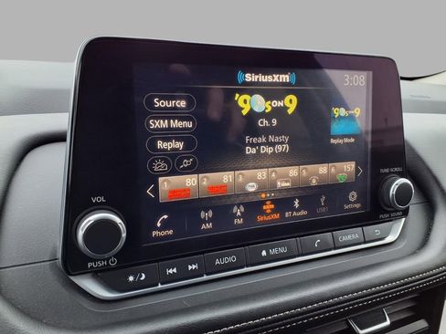 Certified 2025 Nissan Rogue SV image 5