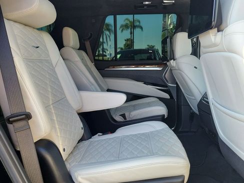 Certified 2025 Cadillac Escalade Premium Luxury Platinum image 27