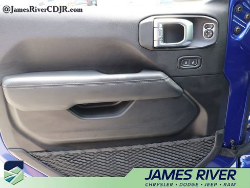 Used 2020 Jeep Wrangler Unlimited Sahara AWD/4WD image 19
