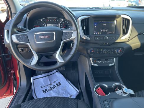 Used 2023 GMC Terrain SLE w/ Driver Convenience Package image 15