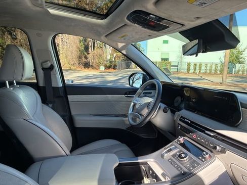 Used 2024 Hyundai Palisade Calligraphy image 23