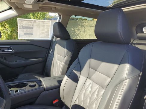 New 2026 Nissan Rogue Platinum image 11