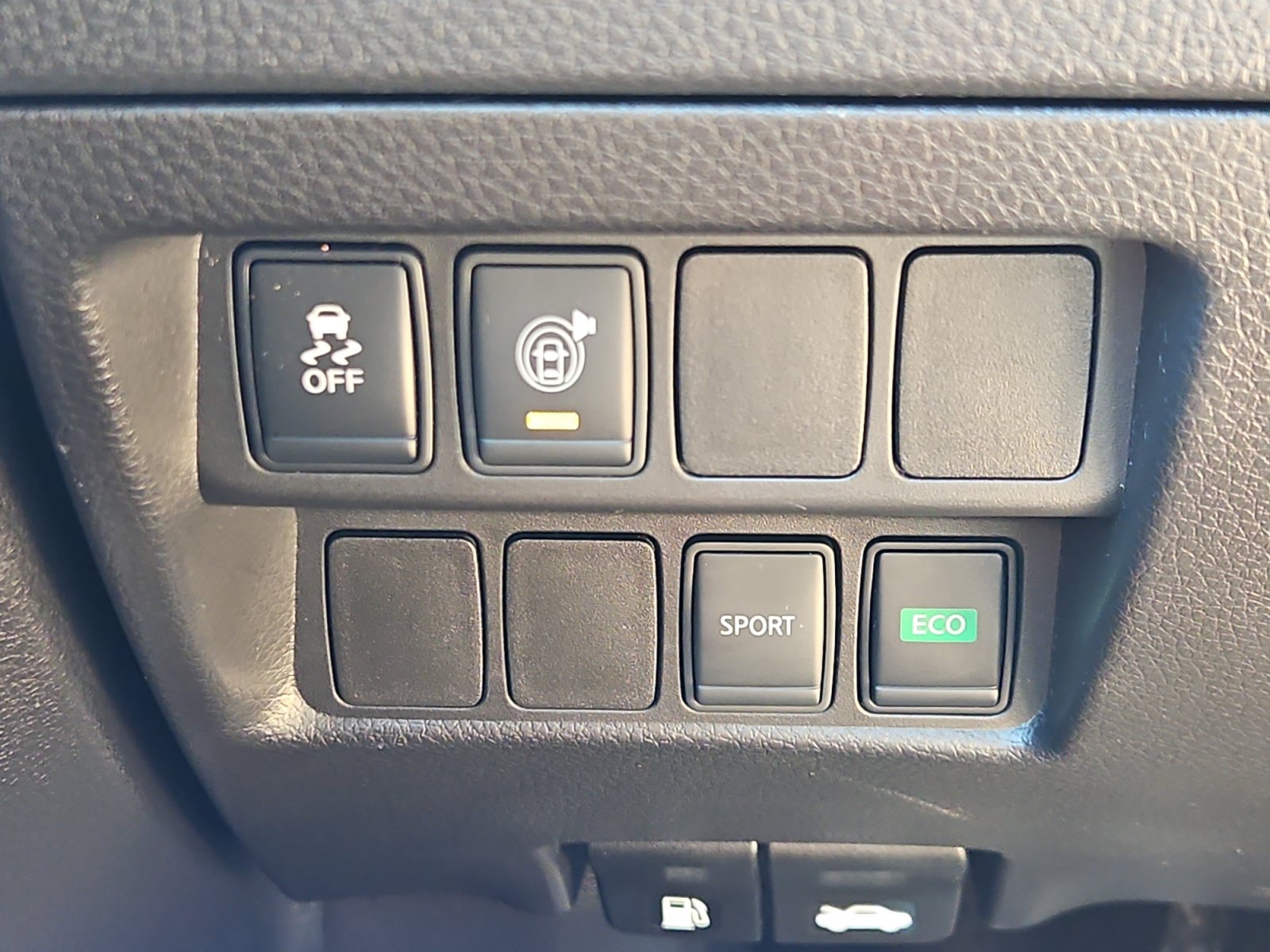 Used 2017 Nissan Rogue SV FWD image 24