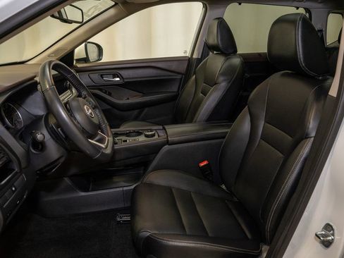 Used 2022 Nissan Rogue SL w/ SL Premium Package image 12