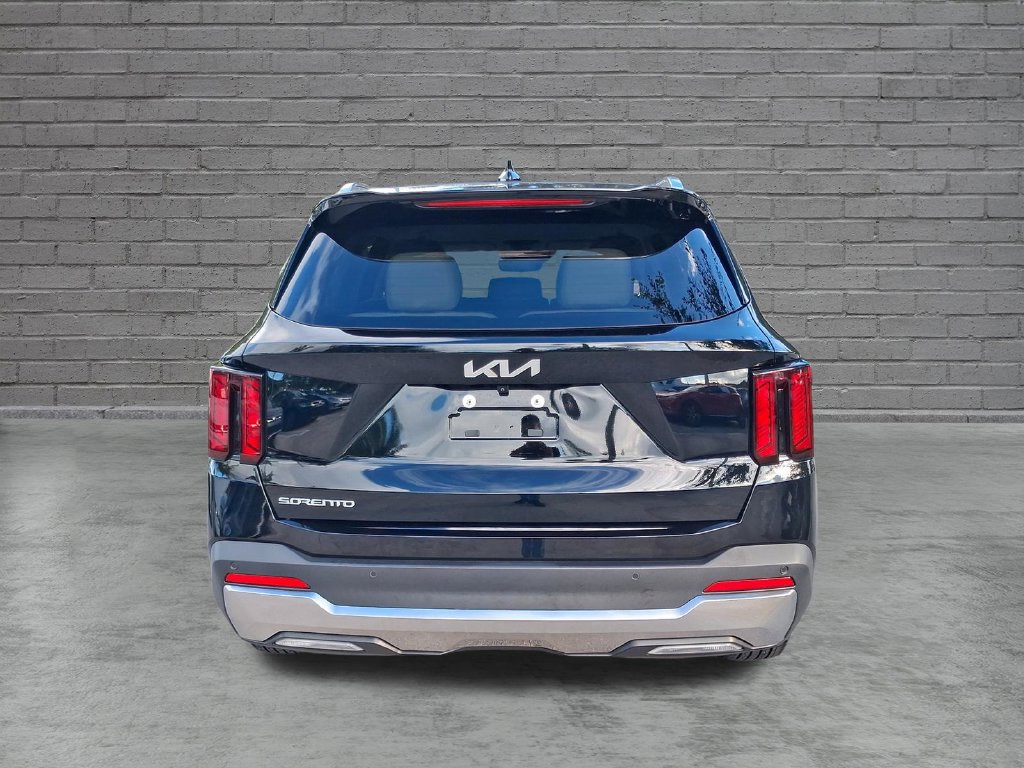 Used 2025 Kia Sorento S FWD image 9