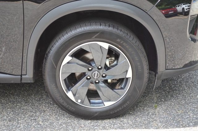 Used 2025 Nissan Rogue SV AWD/4WD image 10