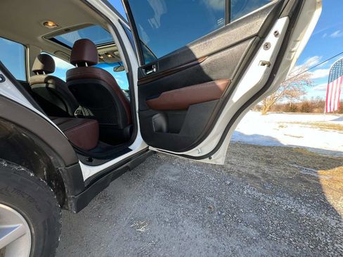 Used 2013 Subaru Outback 2.5i Limited w/ Special Appearance Pkg image 17