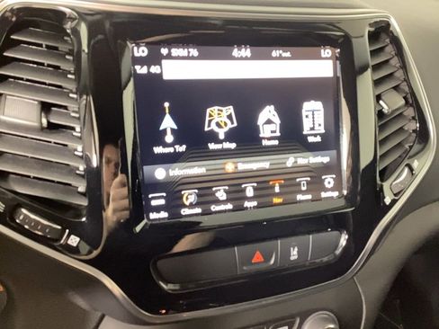 Used 2022 Jeep Cherokee Limited w/ Elite Package image 32