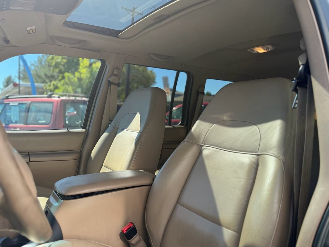 Used 2001 Ford Explorer Eddie Bauer AWD/4WD image 12