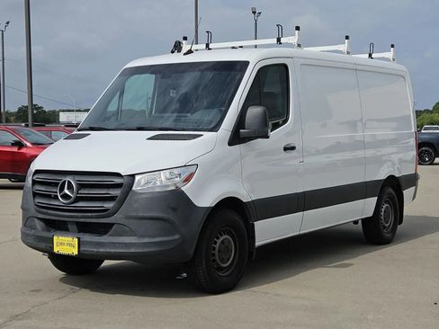 Used 2021 Mercedes-Benz Sprinter 1500 image 3
