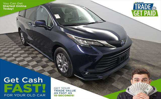 Certified 2025 Toyota Sienna XLE AWD/4WD image 1
