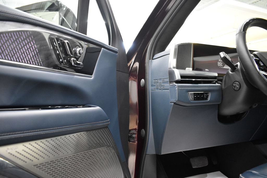 Used 2025 Cadillac Escalade IQ Luxury 2 w/ LPO, Premium Carpet Package AWD/4WD image 13