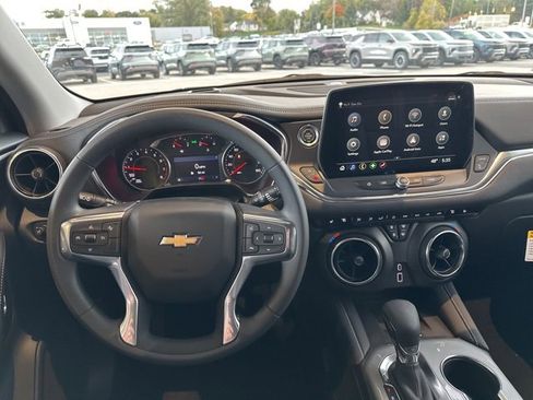 New 2025 Chevrolet Blazer LT w/ Convenience Package image 24