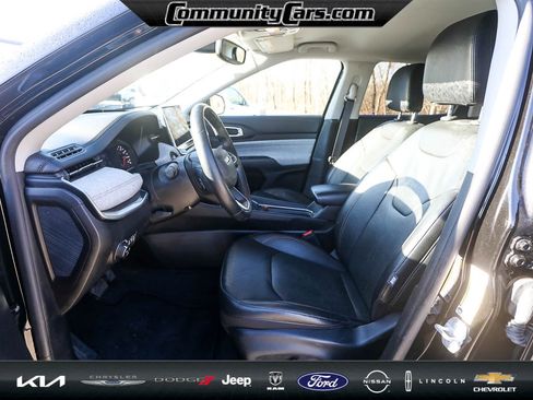 Used 2022 Jeep Compass Latitude image 12