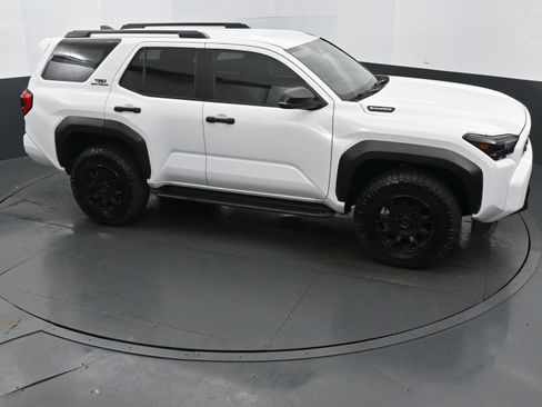 Used 2025 Toyota 4Runner TRD Off-Road image 33