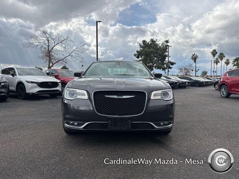 Used 2015 Chrysler 300 Limited w/ Driver Convenience Group image 20