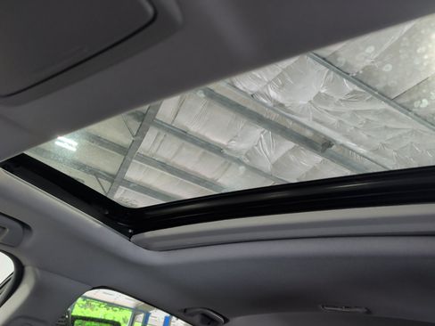Used 2017 Honda CR-V EX image 9