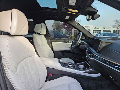 Used 2025 BMW X7 xDrive40i w/ Executive Package image 11