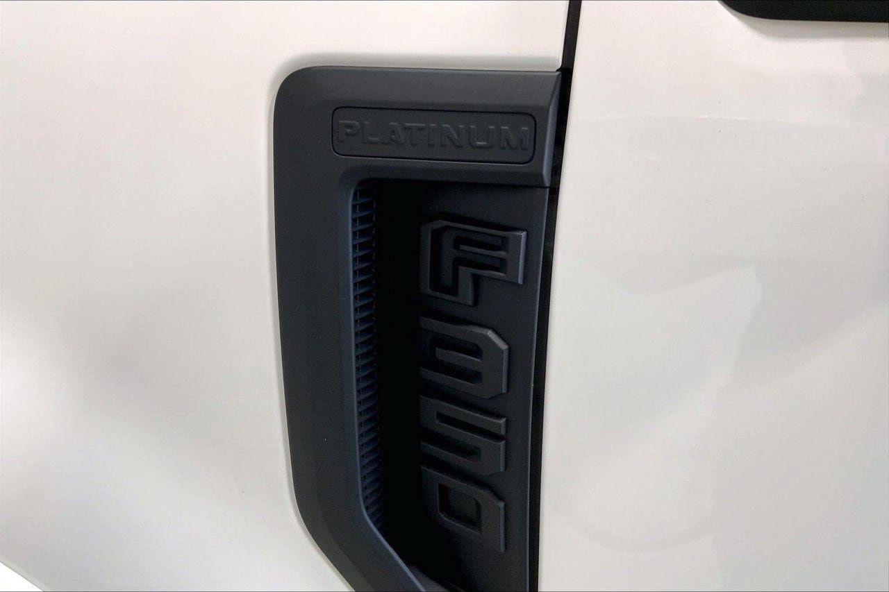 Used 2022 Ford F350 Platinum w/ Tremor Off-Road Package AWD/4WD image 9
