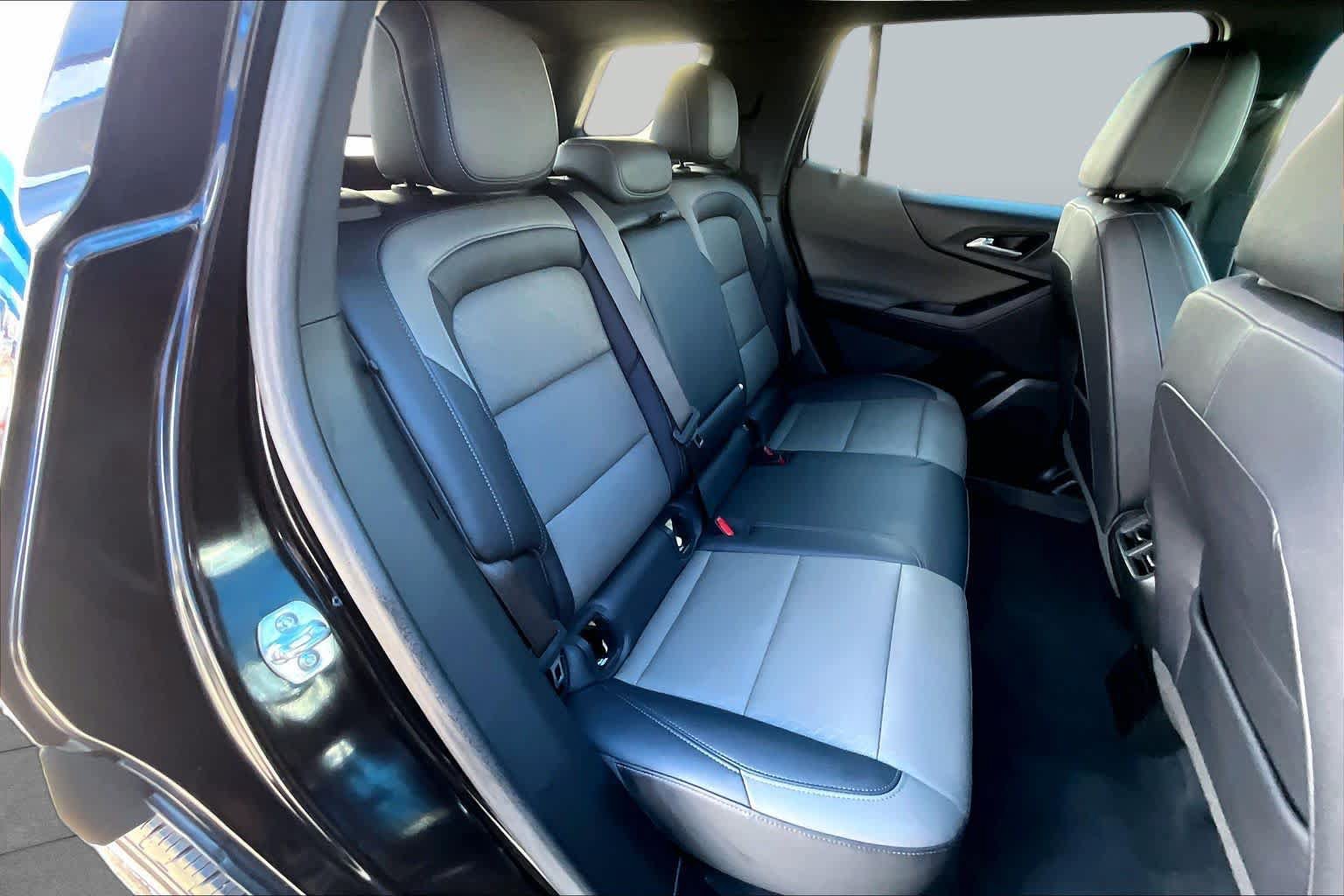 Used 2025 Chevrolet Equinox LT w/ Convenience Package II FWD image 19