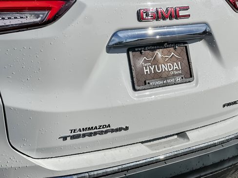 Used 2024 GMC Terrain SLT image 38