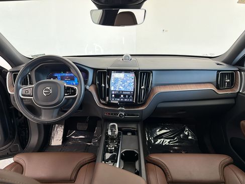 Used 2022 Volvo XC60 T8 Inscription AWD/4WD image 16