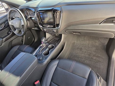 Used 2023 Chevrolet Traverse RS image 16