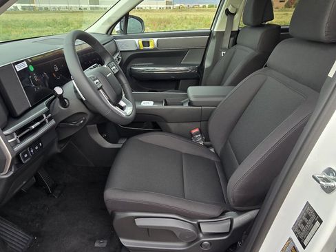 New 2025 Hyundai Santa Fe SE image 12