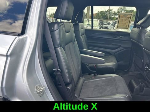 Used 2025 Jeep Grand Cherokee L Altitude RWD image 29