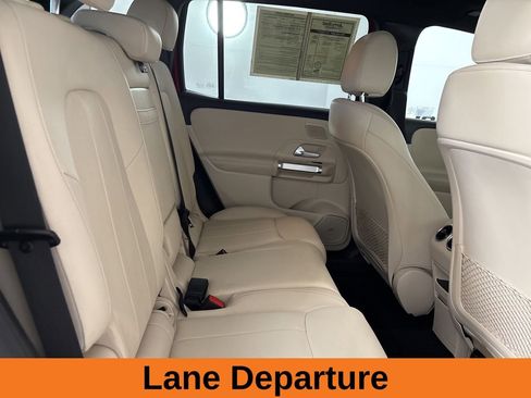 Used 2023 Mercedes-Benz GLB 250 4MATIC image 17