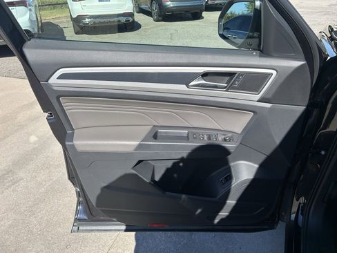 Used 2021 Volkswagen Atlas SEL R-Line w/ MDO Package (Bench Seat) image 12