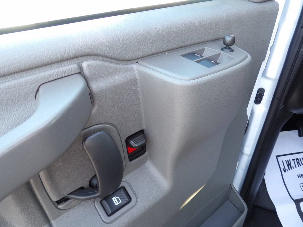 Used 2025 GMC Savana 2500 w/ Driver Convenience Package RWD image 15