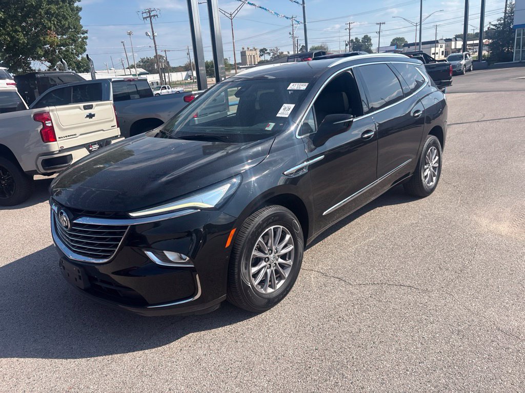 Used 2023 Buick Enclave Essence FWD image 3