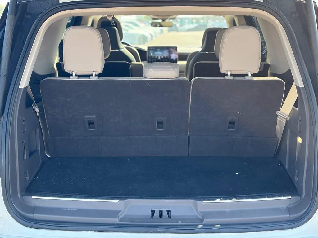 Used 2023 Lincoln Navigator Reserve AWD/4WD image 9