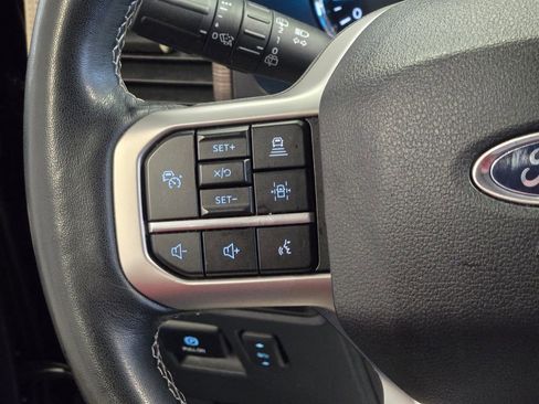 Used 2024 Ford Expedition Limited image 16