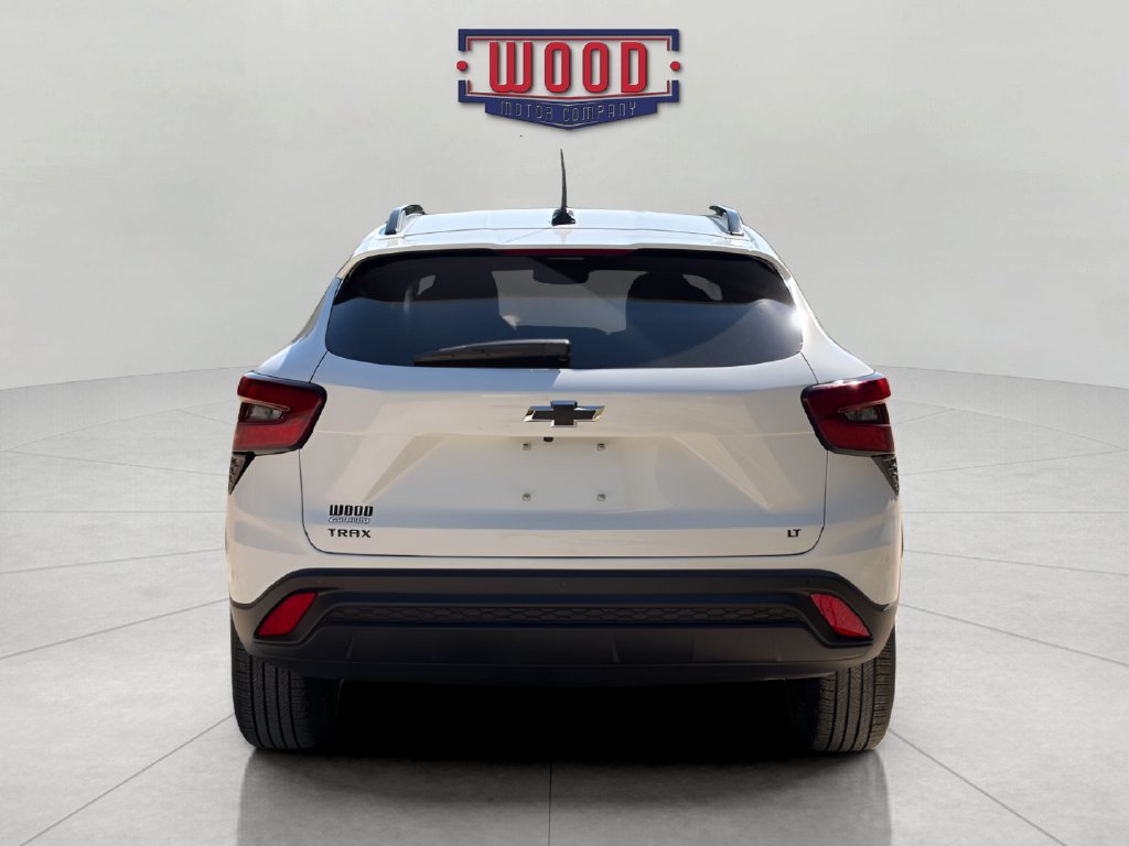 New 2026 Chevrolet Trax LT w/ Driver Confidence Package FWD image 3