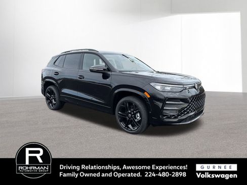 New 2026 Volkswagen Tiguan SE R-Line image 2