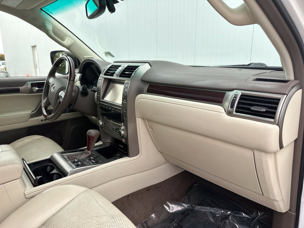 Used 2014 Lexus GX 460 Luxury AWD/4WD image 35