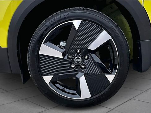 Used 2025 Nissan Kicks SR w/ Illumination Package image 10