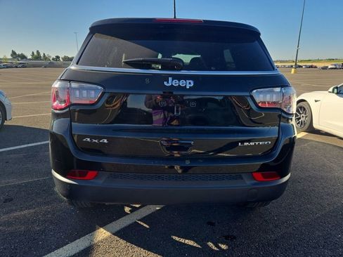 Used 2025 Jeep Compass Limited AWD/4WD image 4