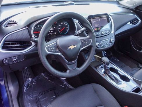 Used 2021 Chevrolet Malibu LT image 10