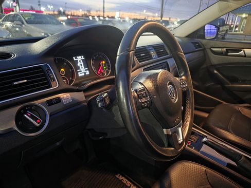 Used 2014 Volkswagen Passat TDI SE image 12