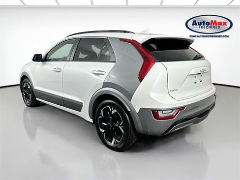 Used 2023 Kia Niro Wave w/ Wave Preserve Package image 6